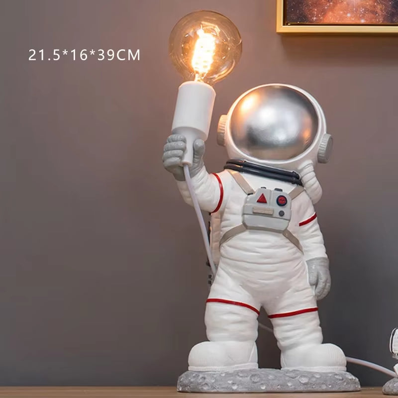 Modern Astronaut Table Lamp Art Deco Resin Lamp Table Bedroom Lamp Creative Living Room Loft Decoration Space Man Desk Light LED